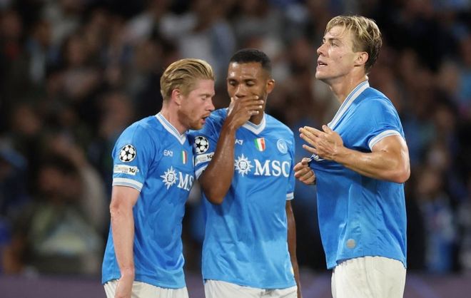 小贝：我希望梅西退役后住迈阿密，但他说只想住在诺坎普附近