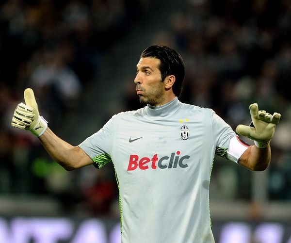 新掌门刚接手成都蓉城俱乐部，就有望收到三份惊喜大礼，引发热议