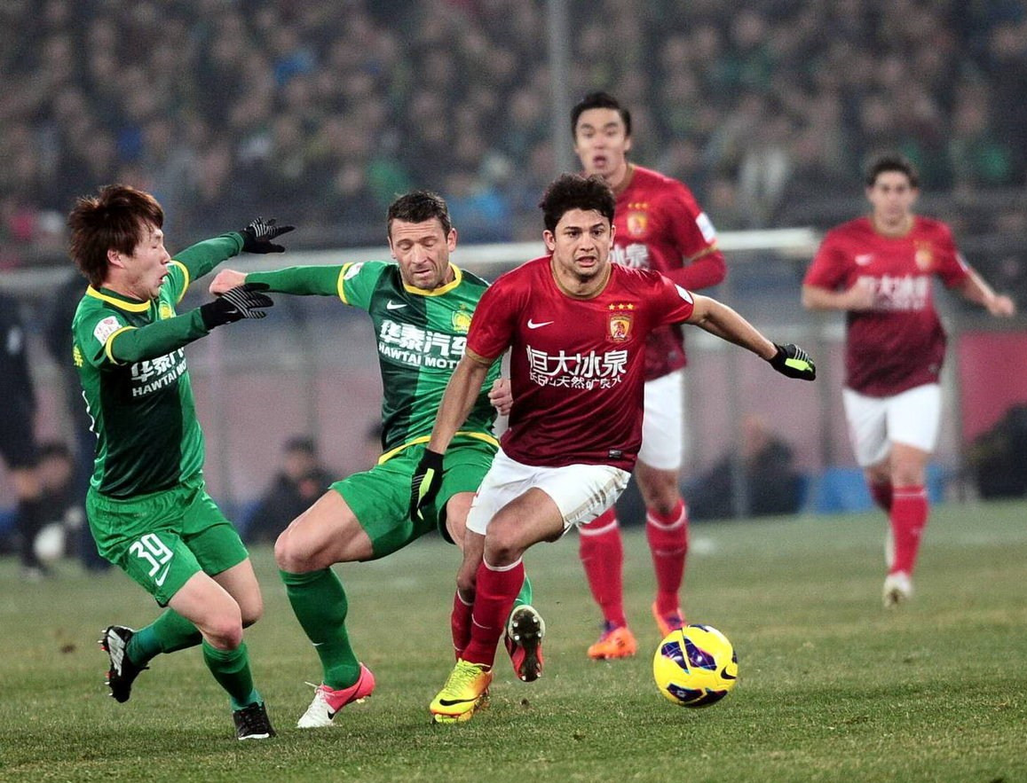 21世纪戴帽的巴萨球员：梅西48次断档领先，莱万4次跻身前五